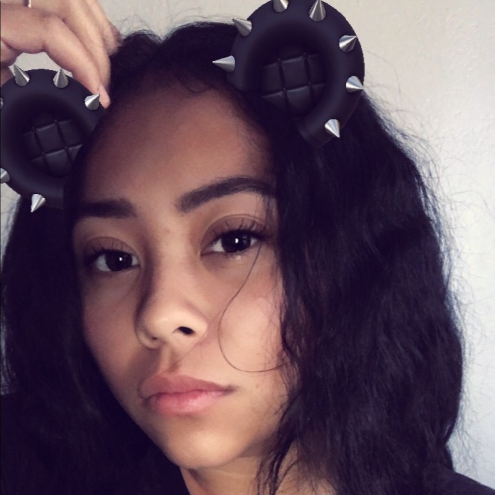 Meet your Posher, Yoselin